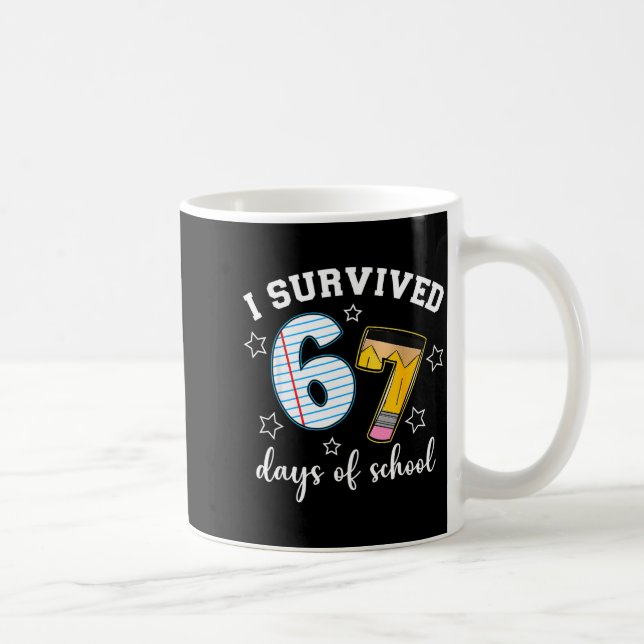 Caneca De Café I Survived 67 Days Of School Funny Meme Teacher St (Direita)
