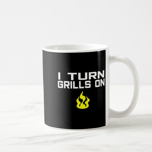 Caneca De Café I turn grills on funny bbq grilling  (Direita)