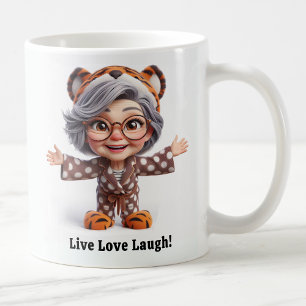 Caneca De Café Idoso Alegre em Trajes Aconchegantes