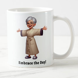 Caneca De Café Idoso Alegre em um Robe Aconchegante