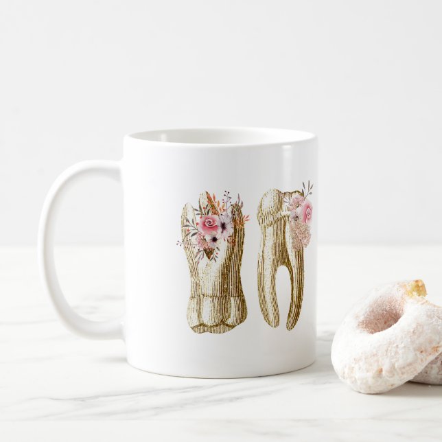 Caneca De Café Ilustração dental dos dentes do Molar com flores (Com Donut)
