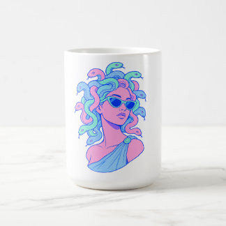 Caneca De Café Ilustração Retro‑Pop Medusa – Óculos de Sol Pastel