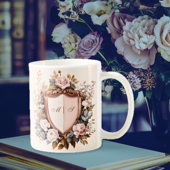 Caneca De Café Iniciais de Crest Casamentos de Rococo Elegante (Elegant Rococo Wedding Crest Initials Coffee Mug)