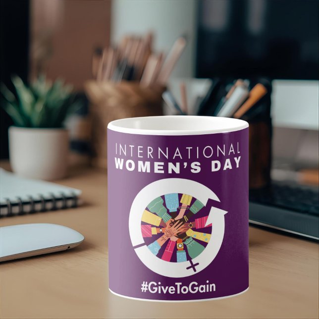 Caneca De Café International Women’s Day 2026 Give To Gain (Criador carregado)