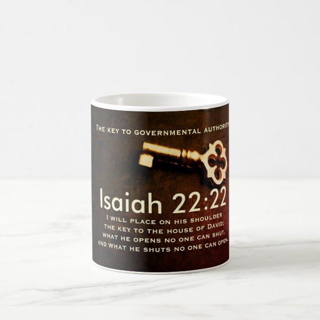 Caneca De Café Isaiah 22:22 Chave para a Casa de David Bíblia Ver (Centro)