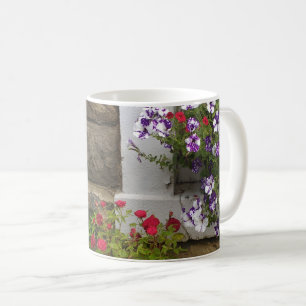 Caneca De Café Janela escocesa de algodão com petúnias e rosas