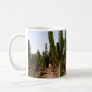 Caneca De Café Jardim Cactos. Cactos altos verdes e suculentos cr