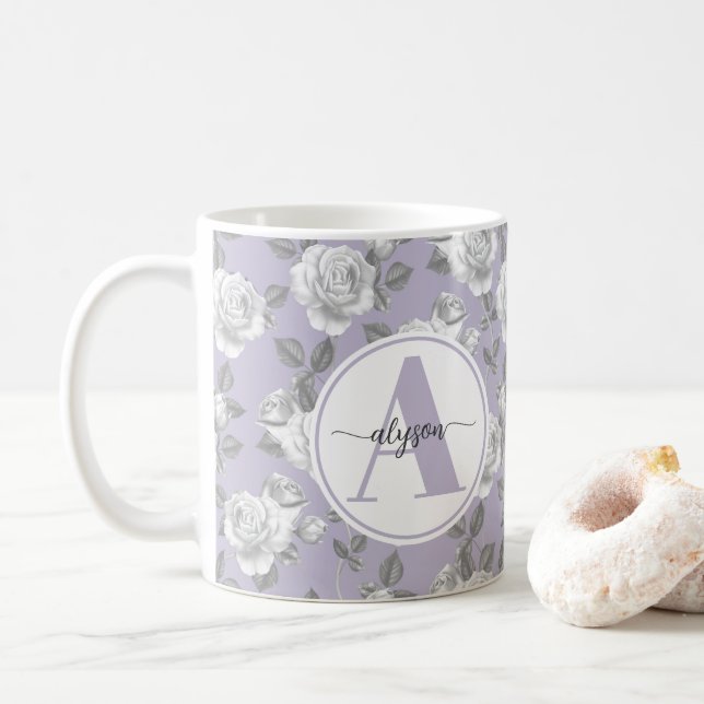 Caneca De Café Jardim Elegante de Rosa na Lavanda Monograma Mug (Com Donut)