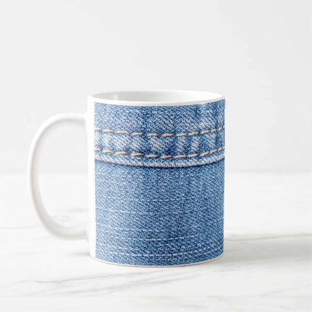 Caneca De Café Jeans azuis costuram textura fechada.  (Esquerda)