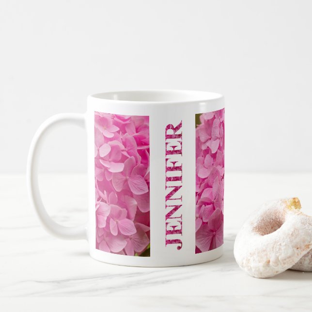 Caneca De Café "Jennifer" - Letra Floral Elegante Rosa Hydrangea (Com Donut)