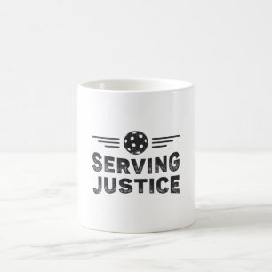 Caneca De Café Jogador de picleball que serve à justiça, Dink P