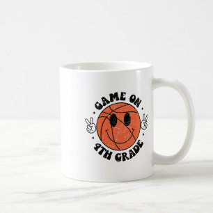 Caneca De Café Jogo Engraçado No Primeiro Dia Da Escola Do 4º Ano