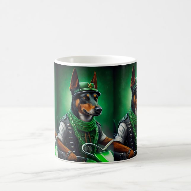 Caneca De Café Kelpie australiano pilotando bicicleta no Dia de S (Centro)