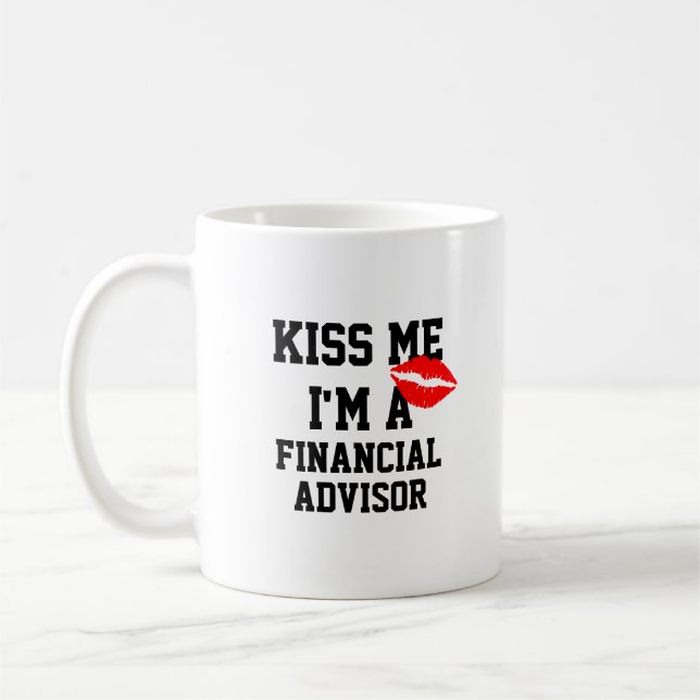 Caneca De Café Kiss Me Im Um Grupo De Conselheiros Financeiros (Esquerda)