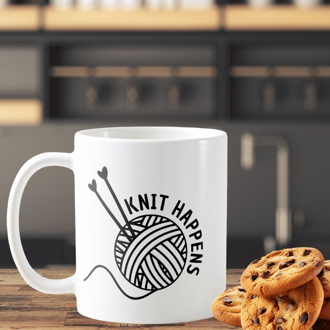 Caneca De Café Knit Engraçado Acontece (Criador carregado)