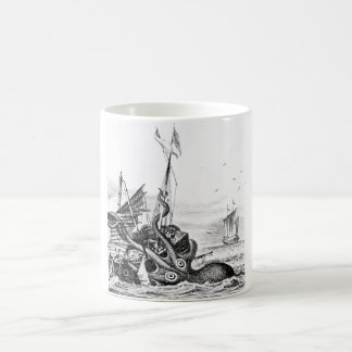 Caneca De Café Kraken/polvo Eatting um navio de pirata,