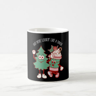 Caneca De Café Lá Fora, Parece Um Bolo De Árvore De Natal.