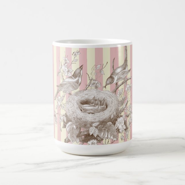 Caneca De Café La Petite Famille em fundo rosa e creme (Centro)