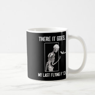 Caneca De Café Lá Vai O Último Halloween De Skeleton Voando