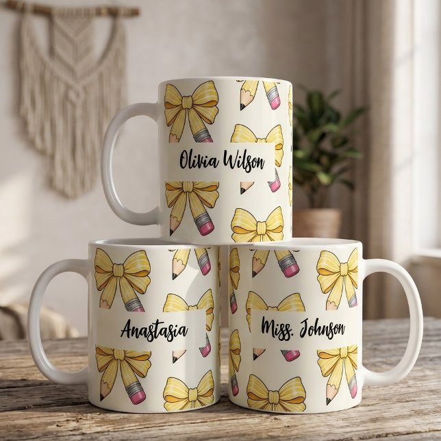 Caneca De Café Lacre de Lápis Amarelo Coquete Nome da Professora  (Custom Retro Teacher Appreciation Gift for Her | Preppy Teacher Graduation Gift for New Teachers)