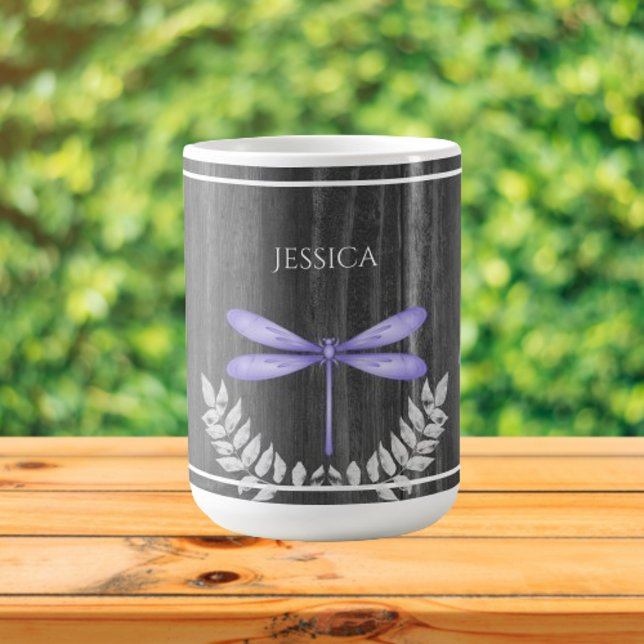 Caneca De Café Lâmina Roxa, Lata Rústica Personalizada De Café (Purple Rustic Dragonfly Personalized Coffee Mug)