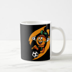 Caneca De Café Laranja Jogando Futebol 