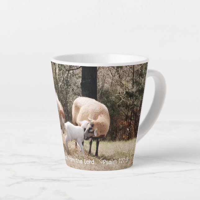 Caneca De Café Latte A Família Feliz (Ângulo direito)