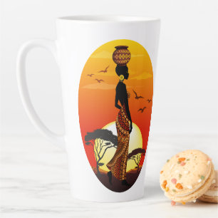 Caneca De Café Latte A linda mulher africana Silhouette sobre os sóis a