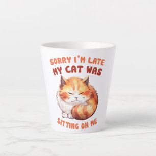 Caneca De Café Latte Adorável Laranja Tabby Cat. Desculpe-me por estar