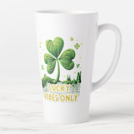 Caneca De Café Latte Apenas Vibrações Sortudas Fio de Clover Dia de São