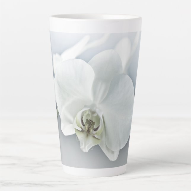 Caneca De Café Latte Arte Botânica de Orquídea Branca Elegante (Frente)
