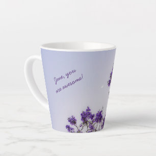 Caneca De Café Latte Árvore de jacarandá personalizada “Você é Incrível