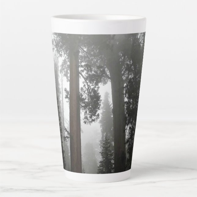 Caneca De Café Latte Árvores gigantes de sequoia na porca, CA (Frente)