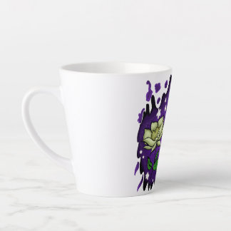Caneca De Café Latte As Flores Na Cama Noturno
