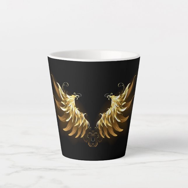 Caneca De Café Latte Asas de Anjo Douradas em fundo Preto (Frente)