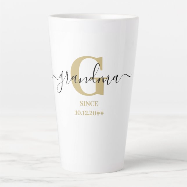 Caneca De Café Latte Avó Elegante Monograma Script Dourado Ocre (Frente)