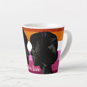 Caneca De Café Latte Bandeira Lésbica com Duas Mulheres Silhouettes