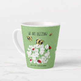 Caneca De Café Latte BEES e LadyBugs - Arte de LeahG Salvar as Abelhas