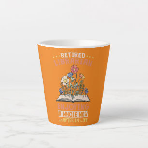 Caneca De Café Latte Bibliotecário Aposentado Aproveitando Um Novo Capí