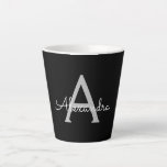 Caneca De Café Latte Black Silver Modern Script Girly Monographic Name<br><div class="desc">Monograma de Script Simples Preto e Prateado Nome Latte Coffee Cup Mug. Isto faz o doce e perfeito aniversário de 16 anos,  casamento,  chá de panela,  aniversário,  chá de fraldas ou festa de solteira presente para alguém que ama luxo de luxo e estilos quíticos.</div>