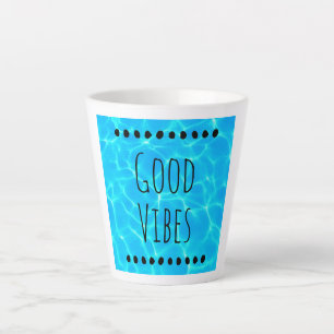 Caneca De Café Latte Boas vibrações Limpa Piscina Azul Foto de Água