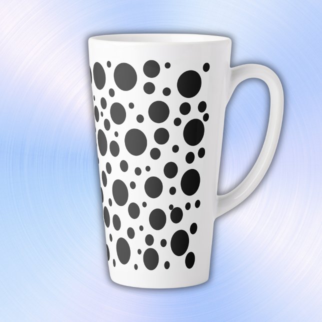 Caneca De Café Latte Bolinhas pretas em branco | (Criador carregado)