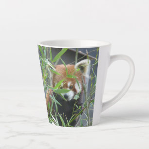 Caneca De Café Latte Bonito Observando Lata Vermelha de Panda Latte