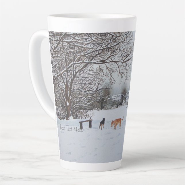 Caneca De Café Latte cães jogando na paisagem invernal da neve (Ângulo esquerdo)
