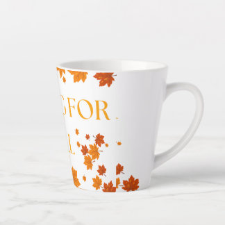 Caneca De Café Latte Caindo no outono