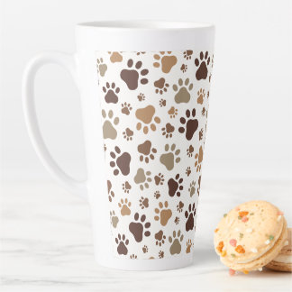 Caneca De Café Latte Caneca de latte com pegada de pata lamacenta