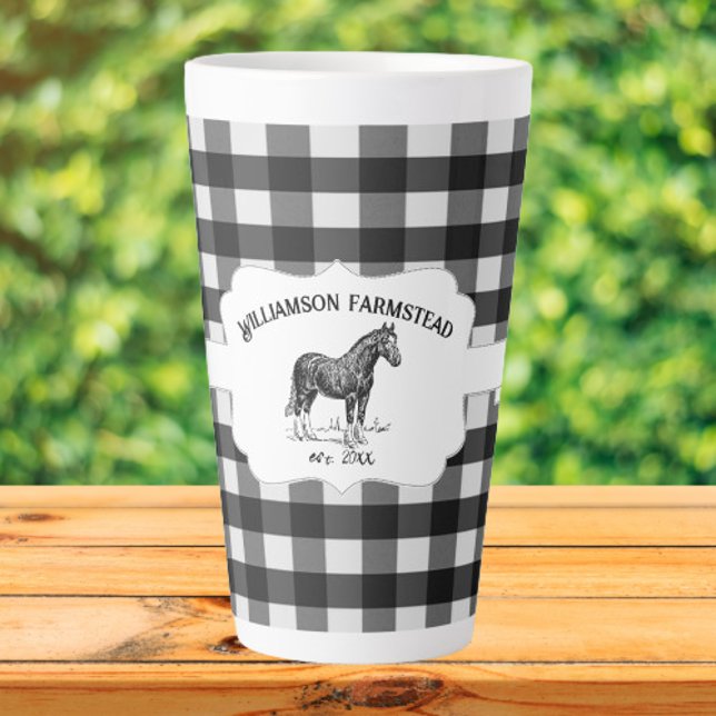 Caneca De Café Latte Caneta Lateral de Xadrez de Buffalo Negro (Black Buffalo Plaid Farm Horse Personalized Latte Mug)