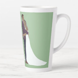 Caneca De Café Latte Casal de noivos, tons de pele médios