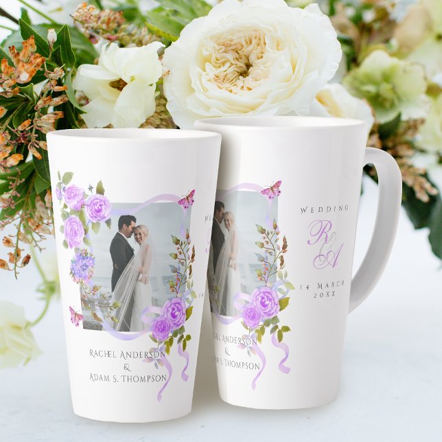 Caneca De Café Latte Casamento de Fotografia do Monograma de Fita Rosa  (Romantic Wedding Purple Rose 
Photo Latte Mug.)