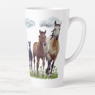 Caneca De Café Latte Cavalos numa Caneca-de-Prado